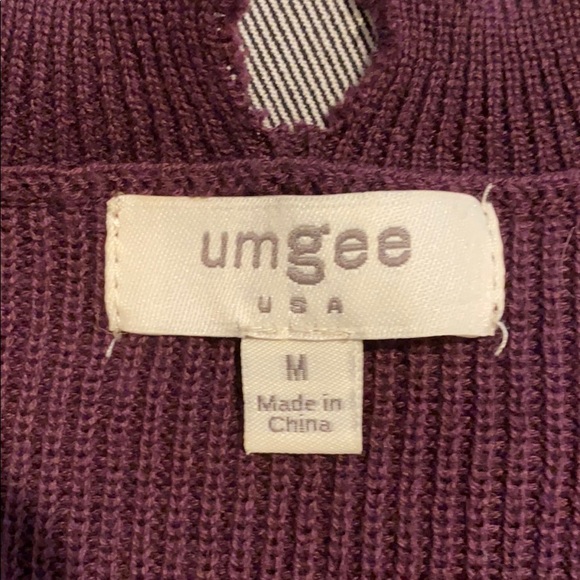 - Sweater - Picture 2 of 2